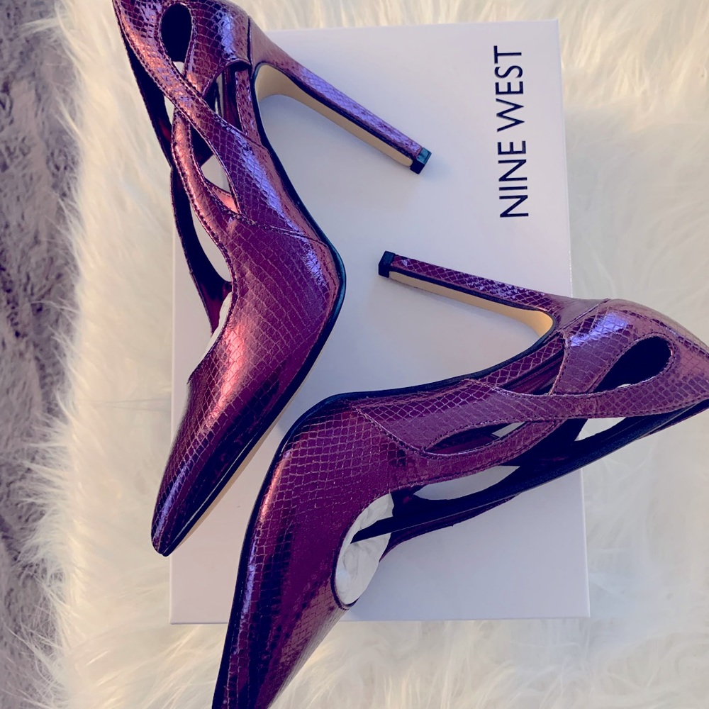 NWOT - Nine West Deep Purple Pump Sz 5.5